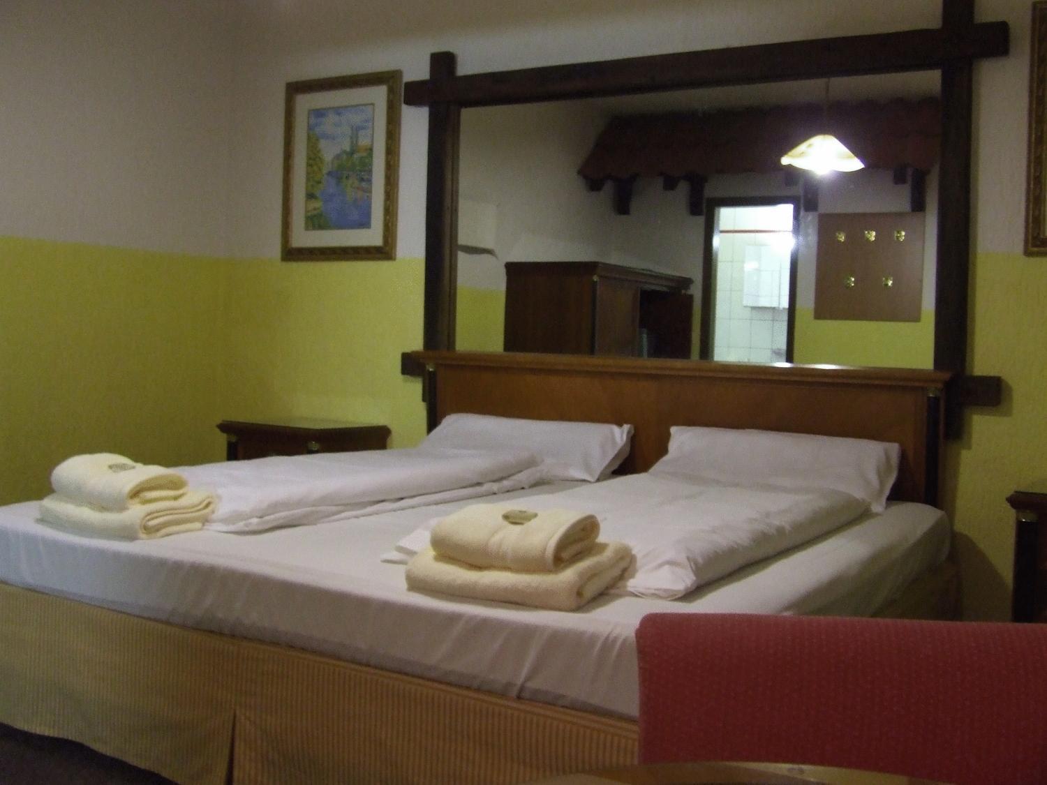 Hotel-Restaurant Orsoyer Hof Райнберг Екстериор снимка