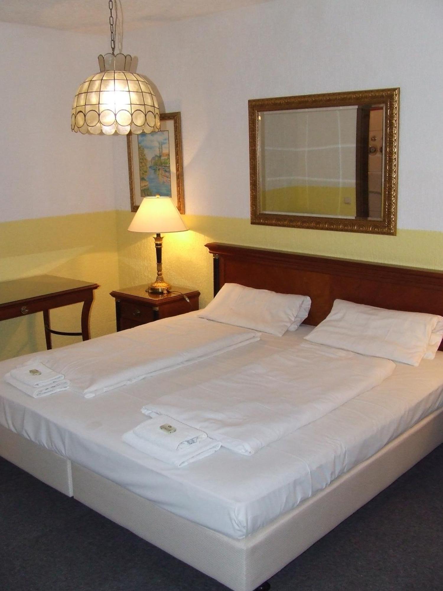 Hotel-Restaurant Orsoyer Hof Райнберг Екстериор снимка